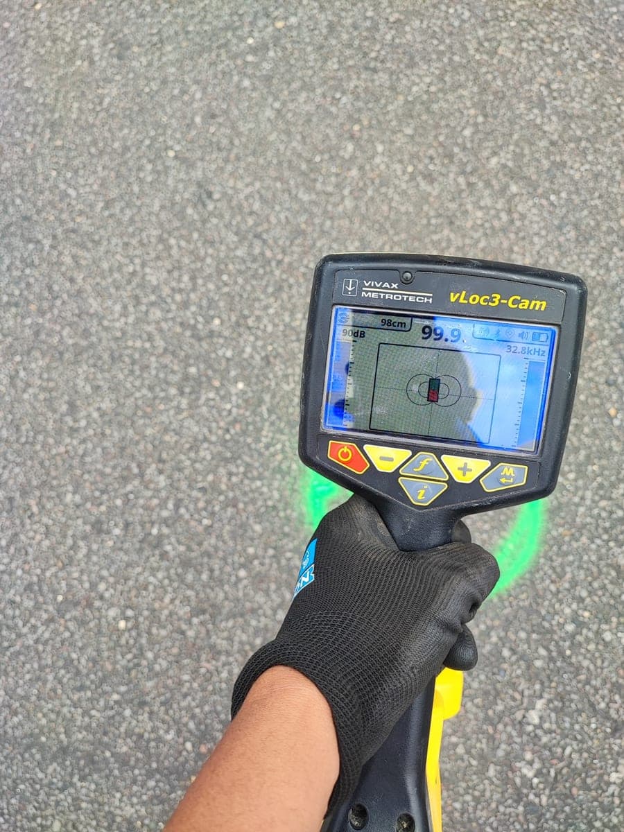 Détection et géolocalisation de réseaux enterrés au détecteur Vivax vLoc3-Cam